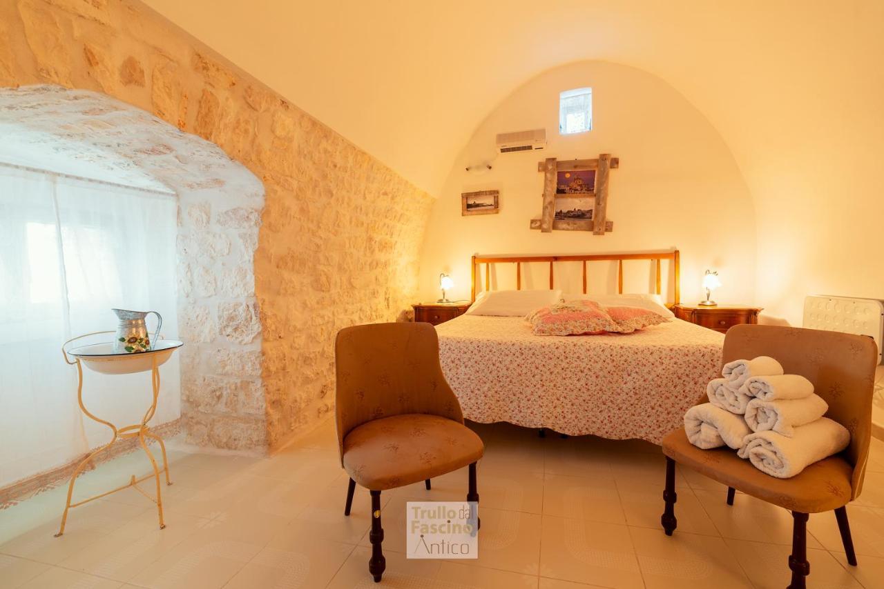 Trullo Dal Fascino Antico Locorotondo Exterior foto