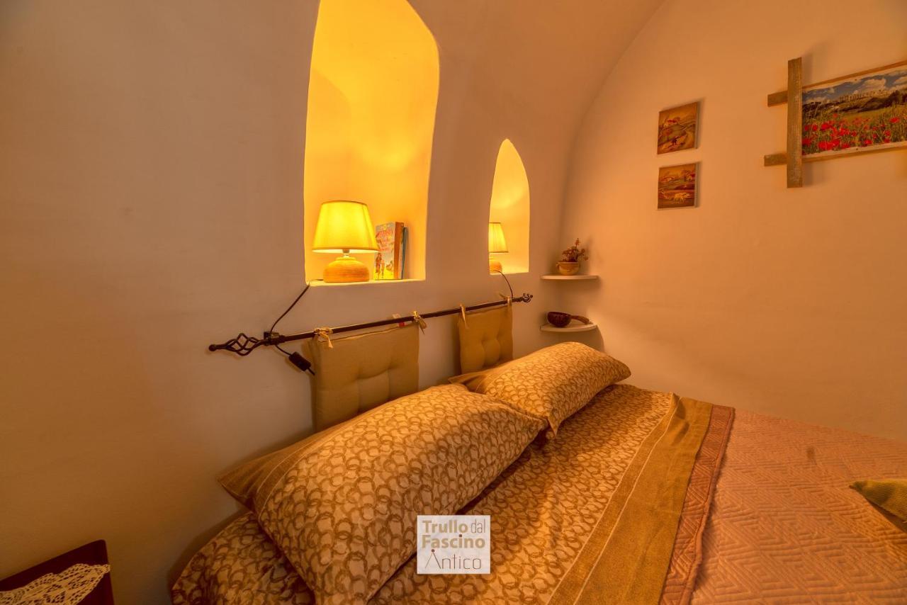 Trullo Dal Fascino Antico Locorotondo Exterior foto