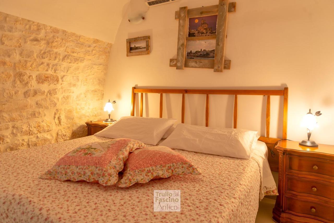 Trullo Dal Fascino Antico Locorotondo Exterior foto