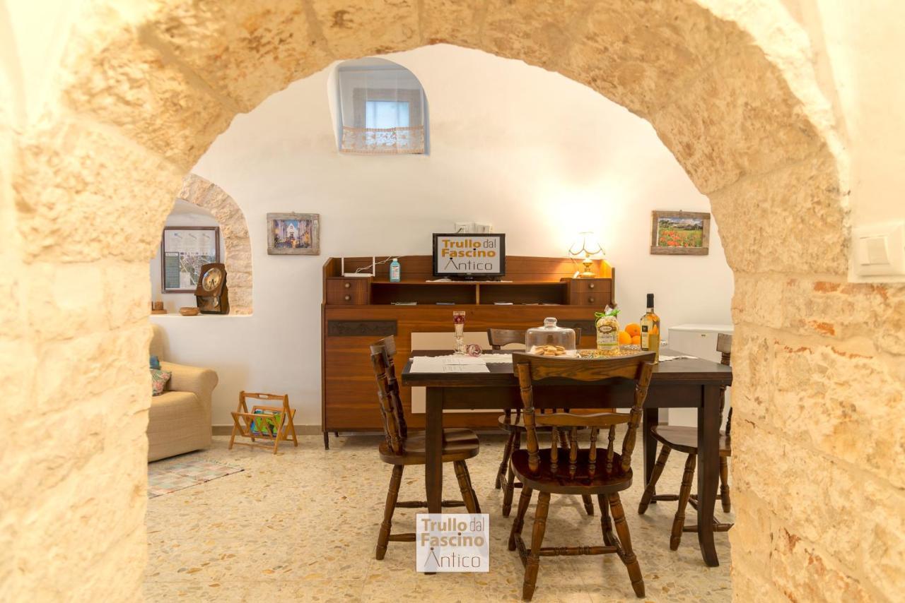 Trullo Dal Fascino Antico Locorotondo Exterior foto