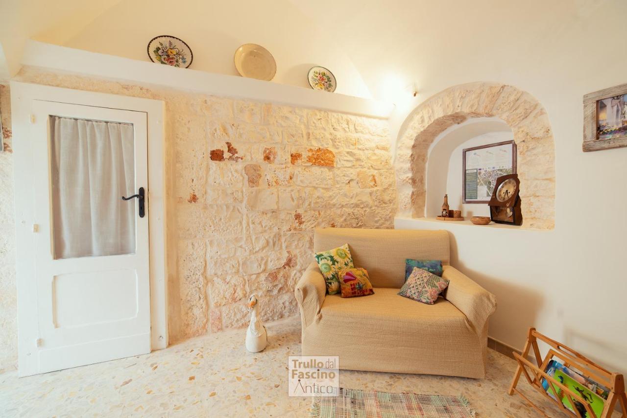 Trullo Dal Fascino Antico Locorotondo Exterior foto